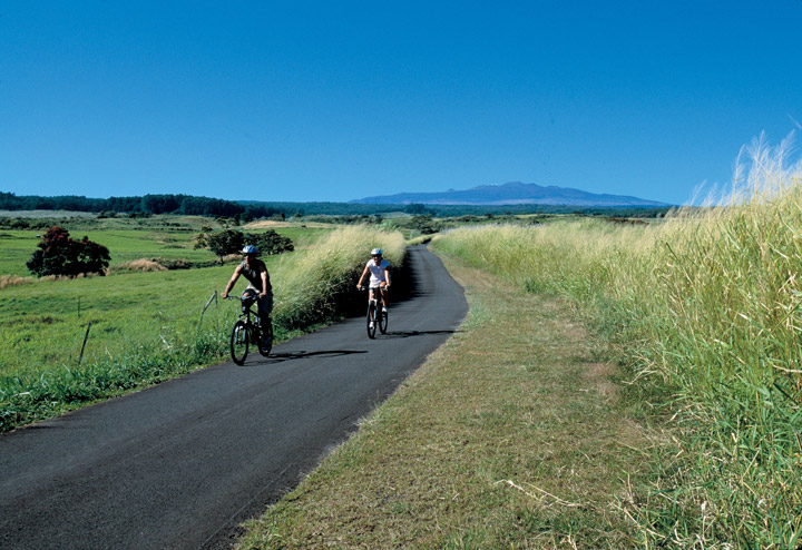 Bike Trail, Saddle Road | Hawaii Tourism Authority (HTA) / Kirk Lee Aeder